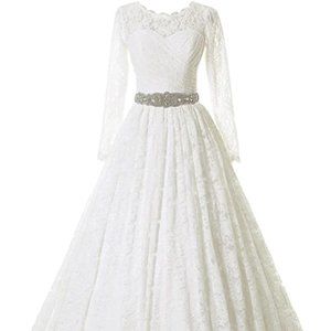 NEW Wedding Gown size 4 Ivory Lace and Corset Back with Jewelry Belt